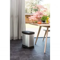 Curver Poubelle Argir - Matière plastique - Argenté / Noir - Hauteur : 51 cm -Poubelles de cuisine Soldes Magasin 1000150476 181219 06534600054 MOOD GALLERYIMAGES P000000001000150476 mood