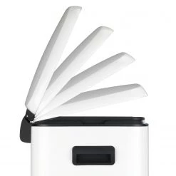 WENKO Poubelle Easy-Close Primo - Acier - Contenance : 40 L - Blanc 11 WENKO Poubelle Easy-Close Primo - Acier - Contenance : 40 L - Blanc -Poubelles de cuisine Soldes Magasin 1000274016 210618 14061600111 DETAILS P000000001000274016