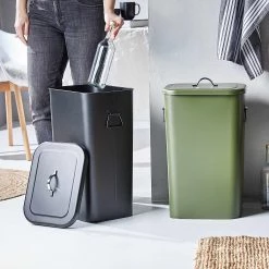 Butlers Poubelle BINSTER - Vert olive 9 Butlers Poubelle BINSTER - Vert olive -Poubelles de cuisine Soldes Magasin 1000338073 220301 021 MOOD DETAILS P000000001000338073 mood